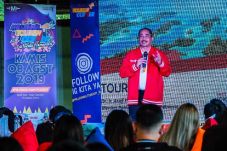 Facebook dan Traveloka...