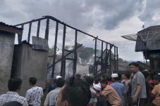 5 Deret Rumah di Madina...