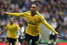 Aubameyang Tentukan...