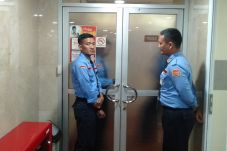 KPK Geledah Ruang Kerja...