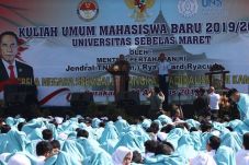 Kuliah Umum di UNS,...