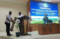 Bupati Mathius Awoitauw:...