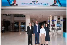 Donald Trump Jr Temui...