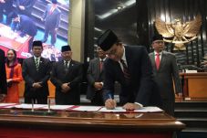 Pemprov DKI dan DPRD...