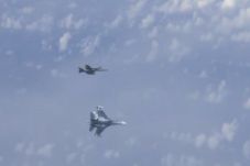 Jet Tempur Su-27 Usir...
