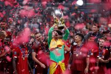 Goyangan Adrian Ingatkan...