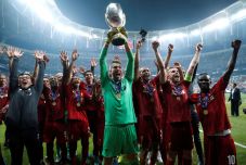 Reaksi Alisson Becker...
