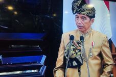 Kenakan Baju Sasak,...