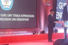 Guru Akan Jadi Prioritas...