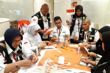 Bendera Merah Putih,...