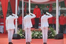 Peringati HUT ke-74...