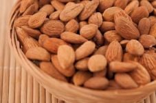 Almond Baik untuk Diabetes...