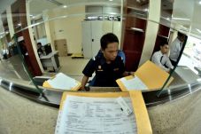 Penerimaan Bea Cukai...