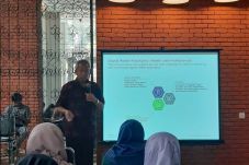 Industri Kesehatan Berbasis...
