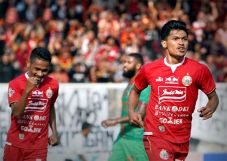 Gol Indah Warnai Kemenangan...