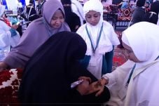 Mehendi, Oleh-oleh Gratis...