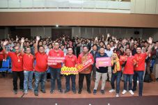 Debut, IDCamp Disambut...