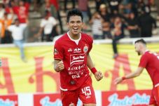 Kalahkan Kalteng Putra,...