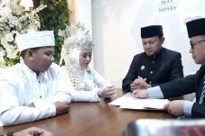 Disaksikan Bima Arya,...