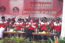 Bupati Kobar Lepas Pawai...