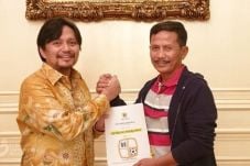 Tak Lama Nganggur, Djadjang...