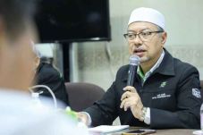 Lebih Lama dari Indonesia,...
