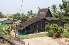 Lima Destinasi Liburan...