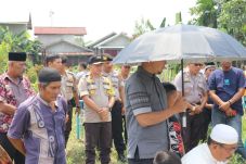 Seorang Warga Indragiri...