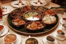 Restoran yang Menyediakan...