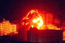 Israel Lancarkan Serangan...
