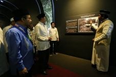Melihat Pengorbanan...