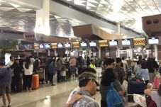 Sistem Check-In Bandara...