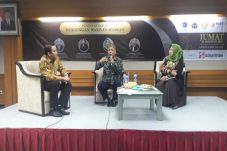 Pesona Keraton dan Jalur...