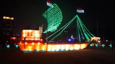 Monas Gemerlap Cahaya,...