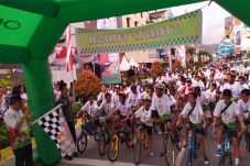 Masyarakat Kota Ambon...