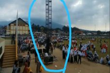Tiang Audio Timpa Peserta...