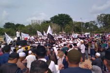 Unjuk Rasa Umat Islam...