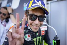 Momentum Rossi Akhiri...
