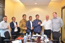 1.000 Ton Sampah di...
