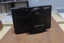 Generasi Baru Sony Mirrorless...