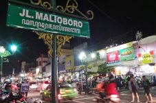 2 Juta Turis Ditargetkan...