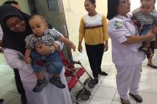 Bayi Kembar Siam Adam...