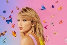 Taylor Swift Bahagia...
