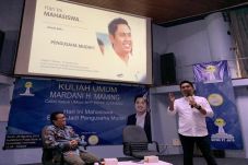 Beri Kuliah Umum di...