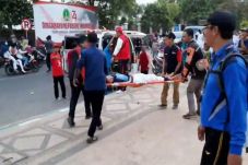 Pingsan Massal, Lomba...