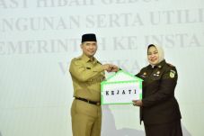 Pemkot Jambi Hibahkan...