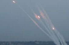 Jet-jet Israel Gempur...