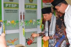 Bupati Morowali Meluncurkan...
