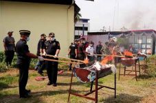 Bea Cukai Belawan Musnahkan...