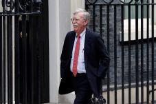 Bolton Ingatkan Ukraina...